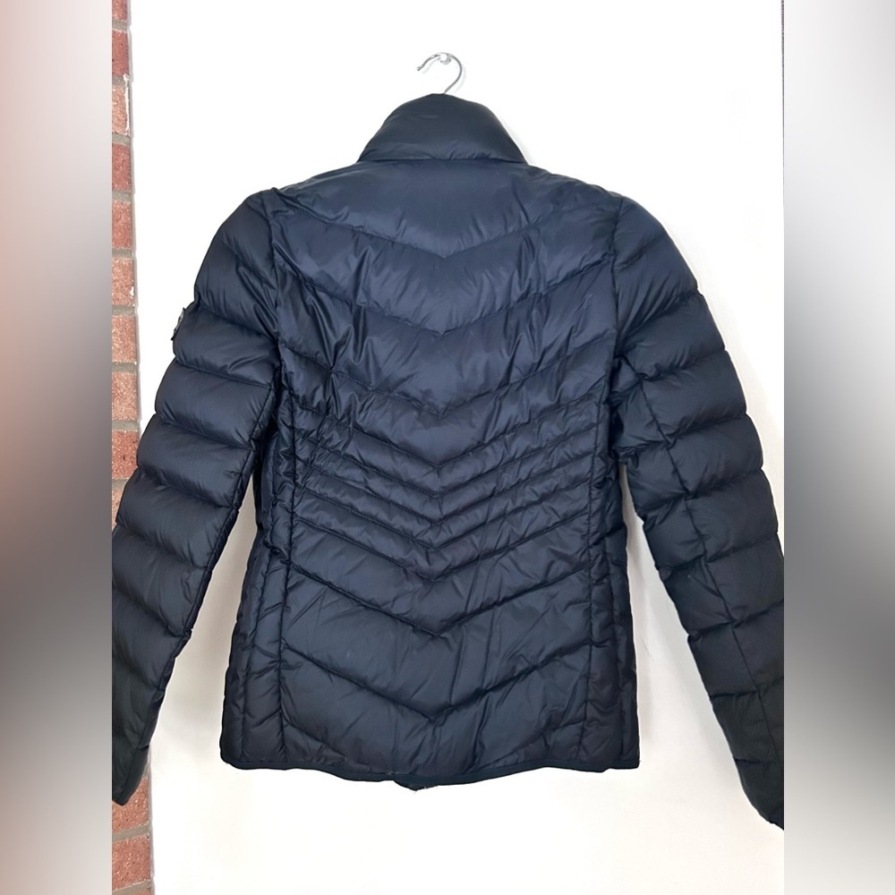 Abercrombie & Fitch Packable Down Filled Jacket
Size XS light travel puffer - Picture 2 of 8